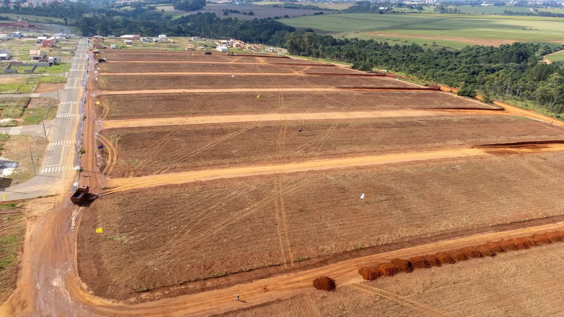 Terraplenagem em loteamento - vista aérea