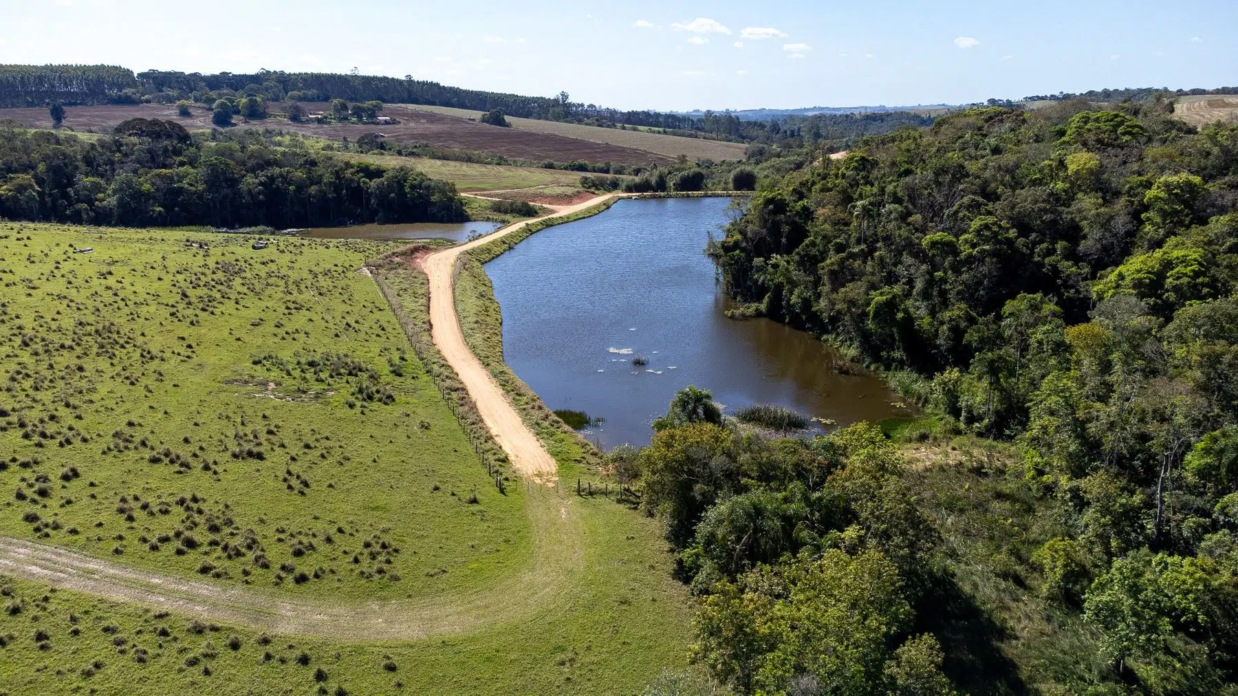 Limpeza e reforma de açude