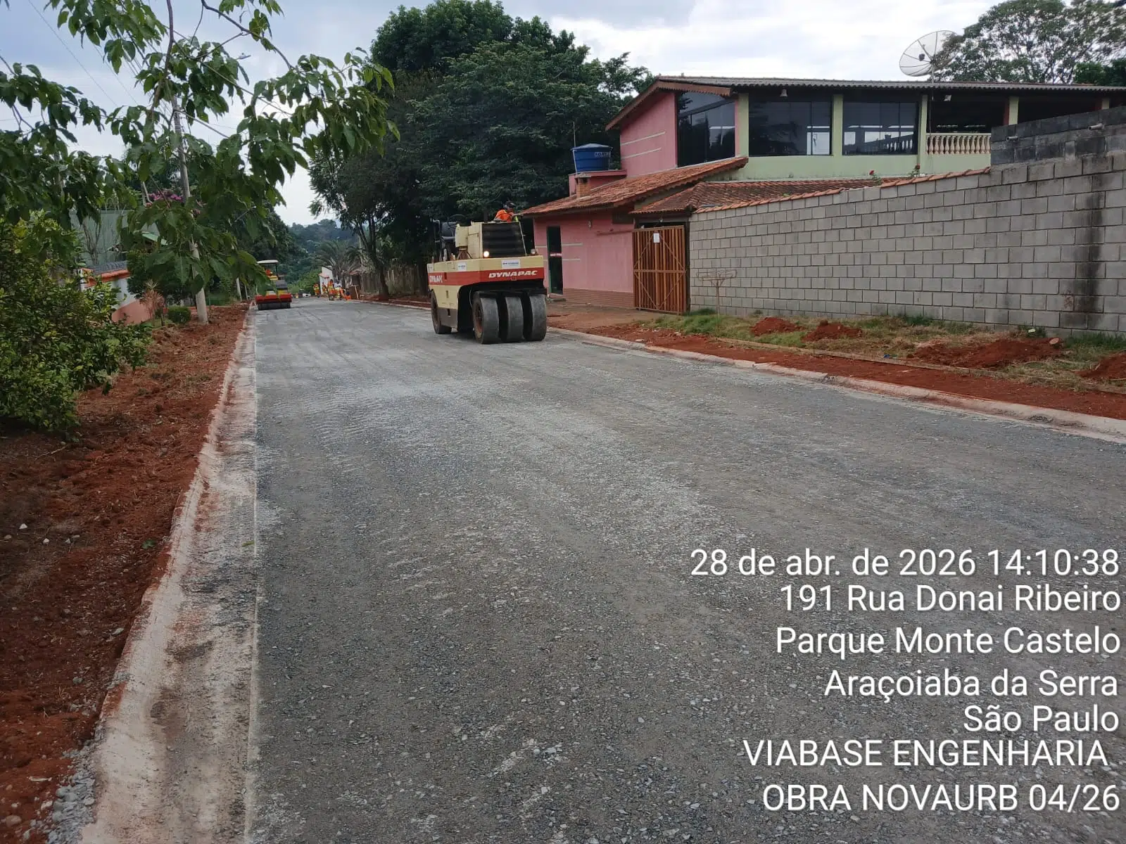 Pavimentação em andamento
